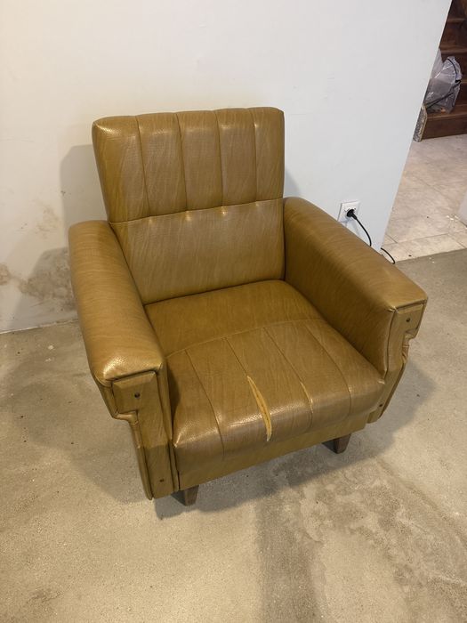 2 sofas vintage amarelo mostarda pele retro