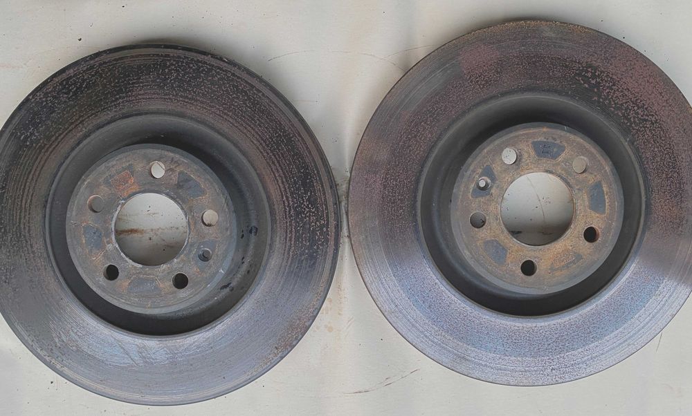 Тормозные диски передние Audi A6 2016 года (оригинал)