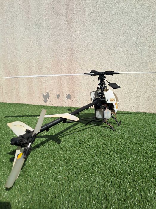 Helicóptero Telecomandado Century Hawk Pro