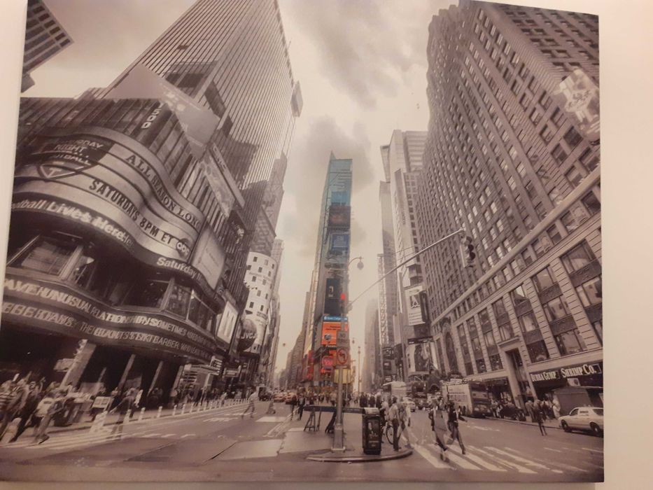 Quadros cinza/preto/vermelho