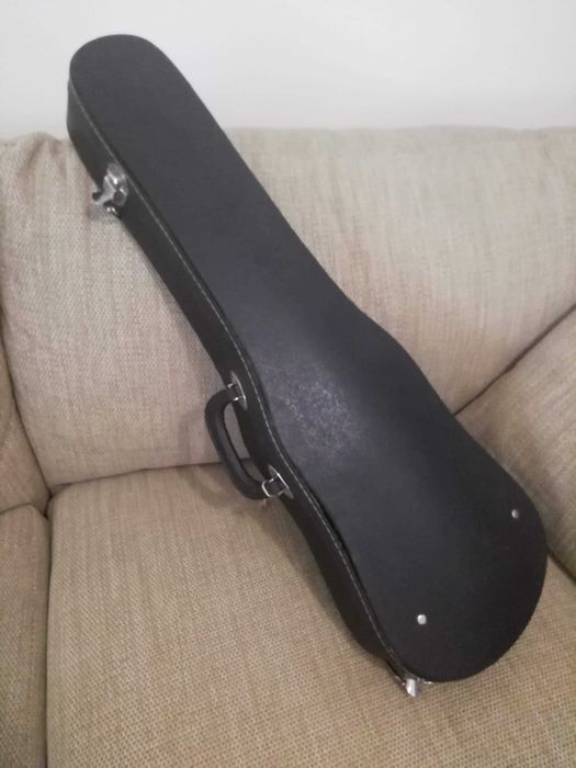 Caixa de Violino bem estimada e  pouco usada
