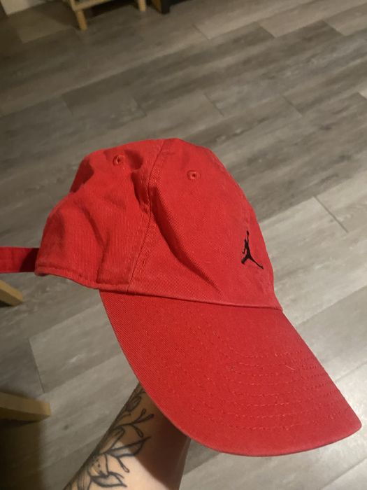 Czapka z daszkiem Jordan czerwona