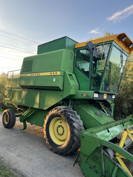 Свіжо привезений John Deere 965