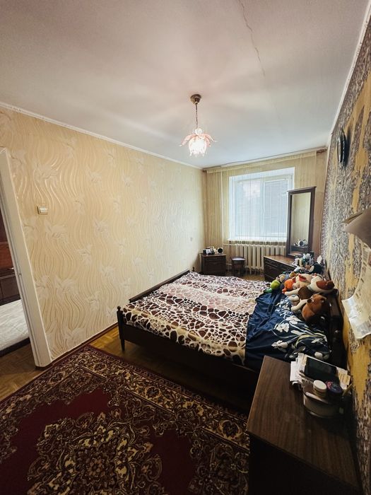 3-х кімнатна квартира по вулиці Станіслава Прошенка
