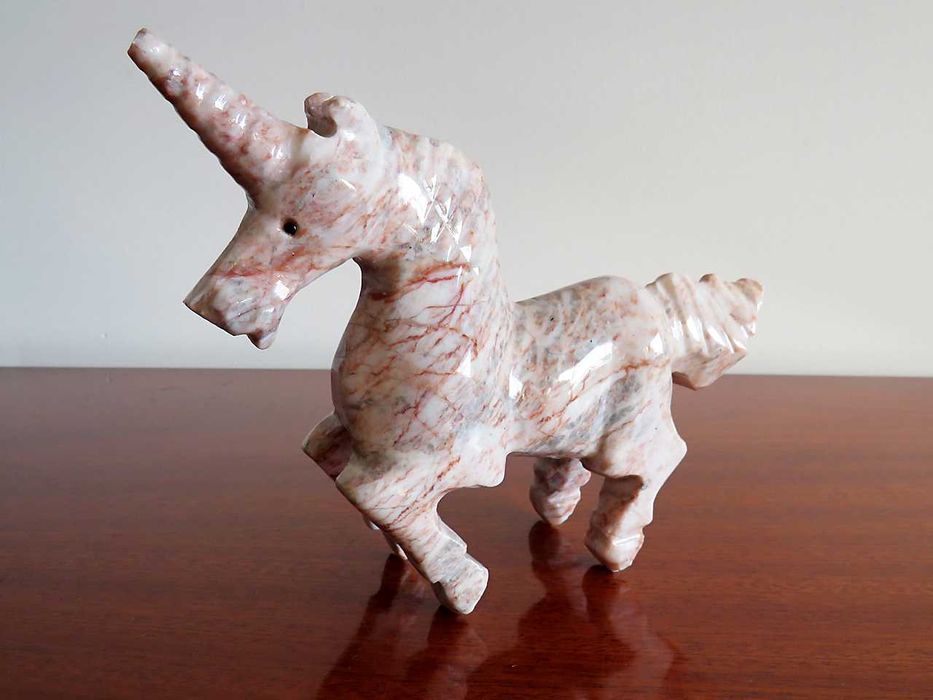 Cavalo em mármore-