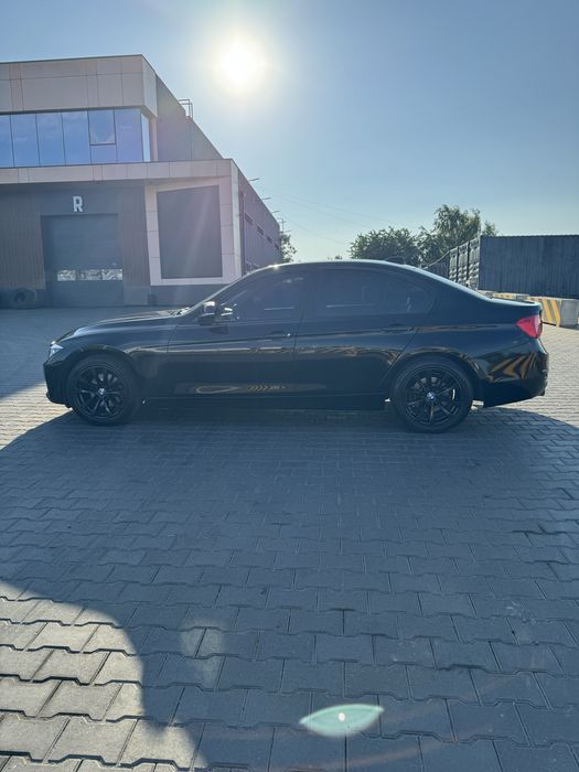 BMW 3 Series 2015 VIN WBA8E5G58GNT41644 фото оголошення 5 з 8