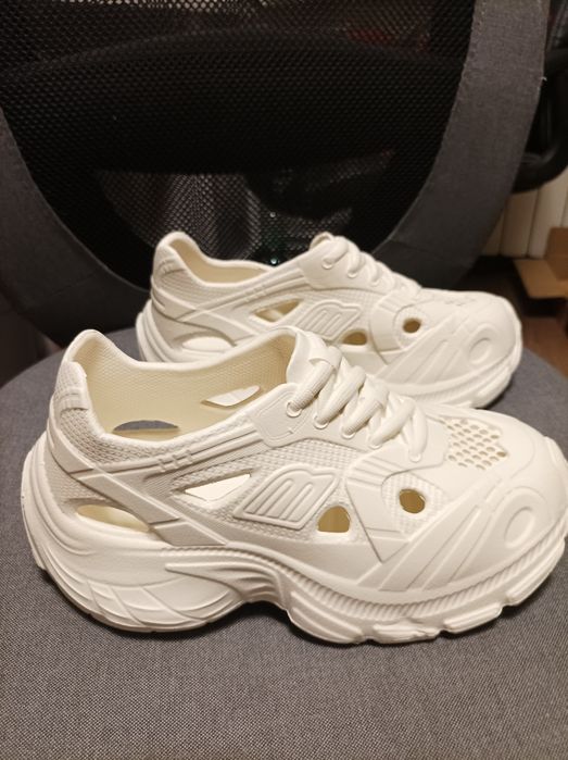Buty damskie sportowe