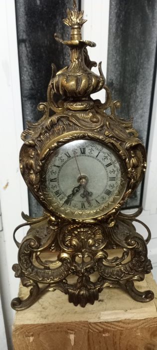 vendo  relógio a funcionar