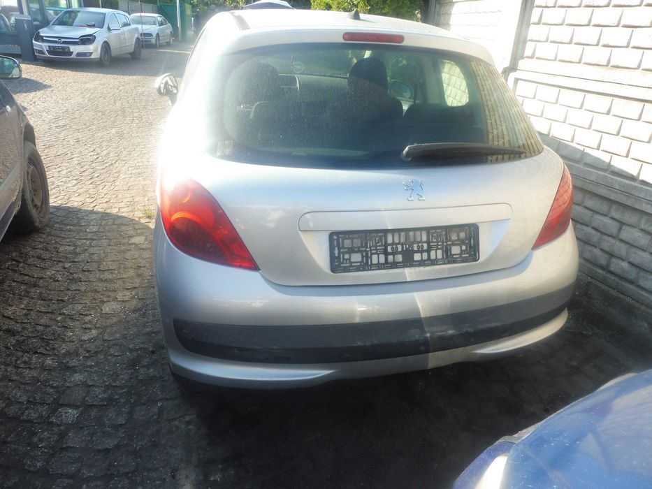 Peugeot 207  na części maska zderzak drzwi błotnik