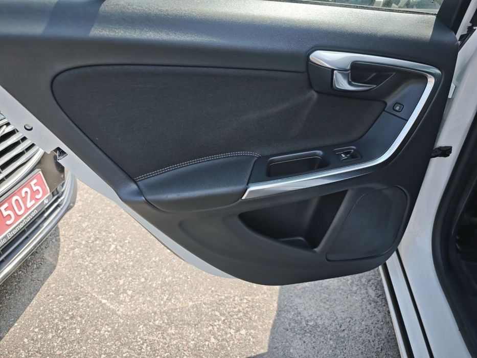 Volvo V60 Facelift 2,0 дизель ВІДЕО