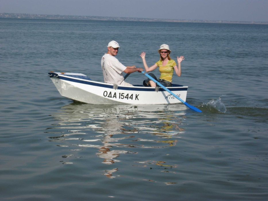 Продам небольшую лодку-швертбот.