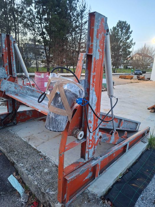 Plataforma elevatória veiculos