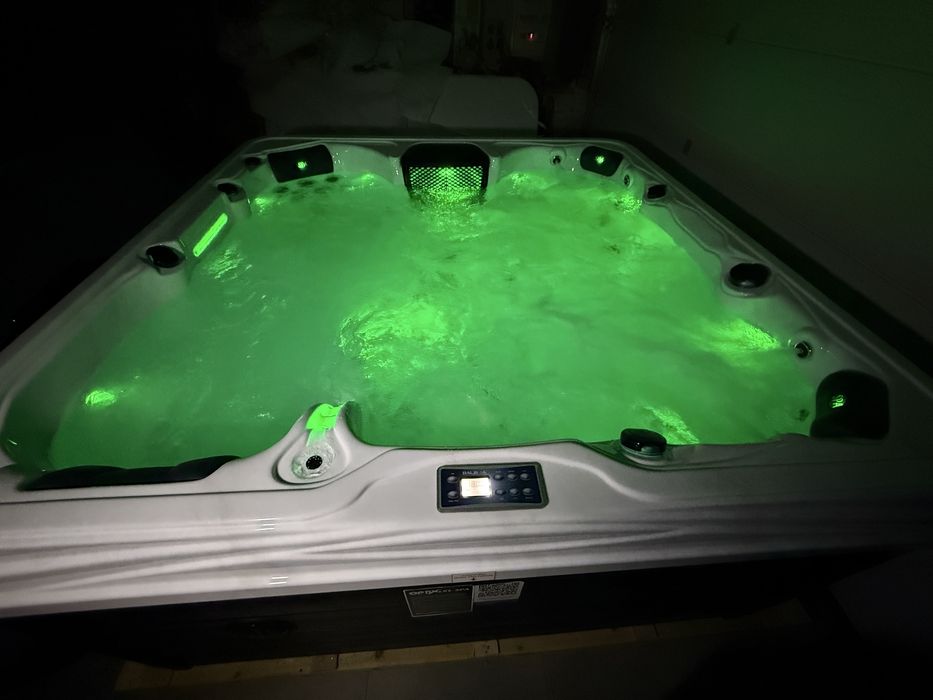 Jacuzzi SPA 6 Osób Premium | 2 Leżanki | 105 Dysz | Balboa | Full Zestaw