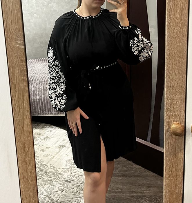 Вишита сукня чорна