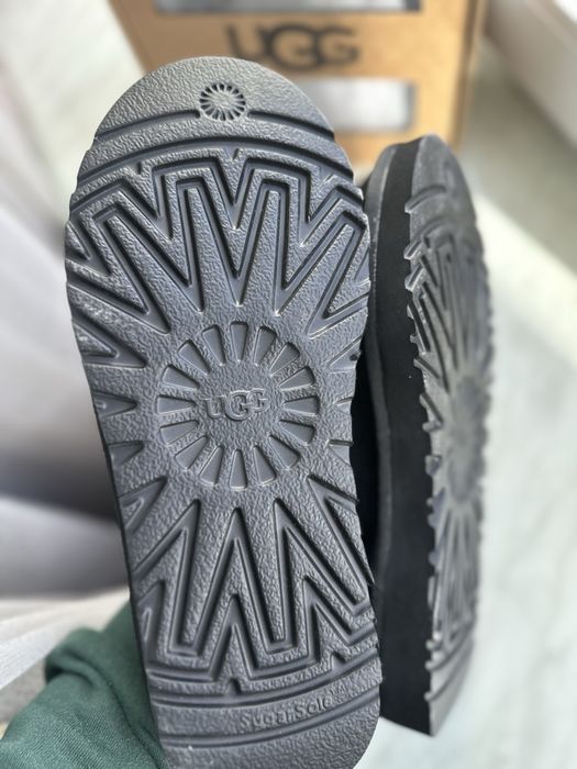 Ugg classic чорні , 25,5см устілка