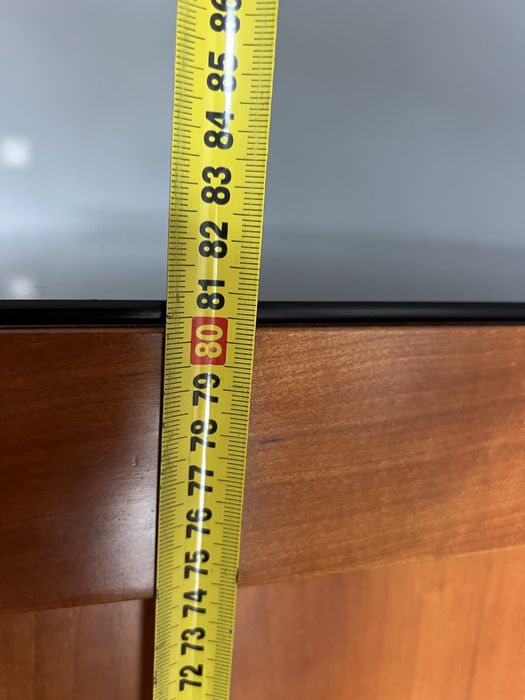 Secretária em madeira maciça -