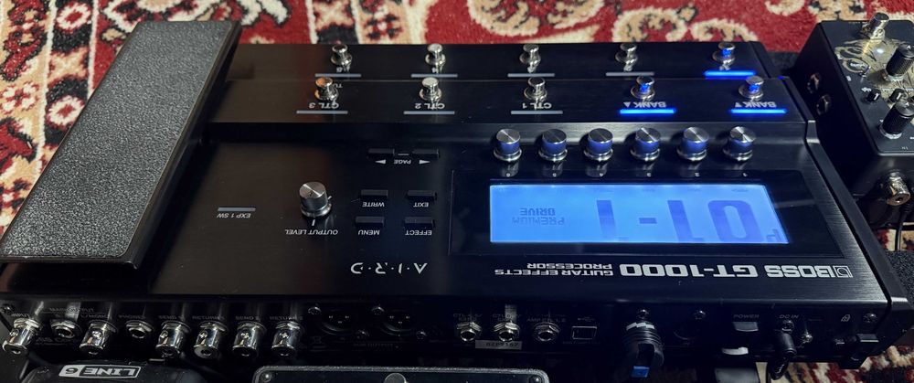 BOSS GT-1000 - Multiefekt gitarowy/basowy