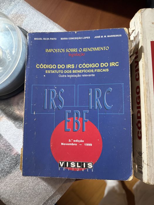 3 livros código irs, codigo civil e legislação comercial