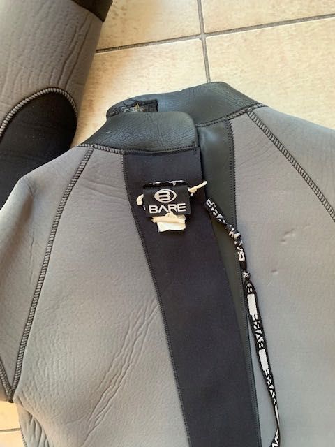 Skafander nurkowy +ocieplacz kaptur Pianka neoprenowa M BARE ARCTIC 7m