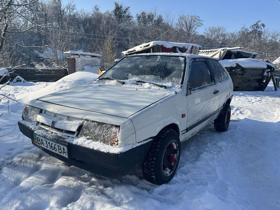 Автомобіль Ваз 2108