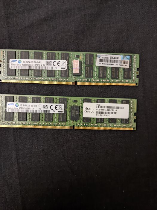 Серверна оперативна пам'ять Samsung 16GB DDR4 ECC REG 2133MHz