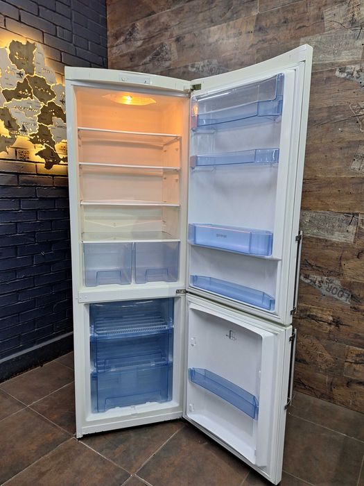 Холодильник Liebherr CUP 3021 Якість німецька. Самовивіз. Доставка.