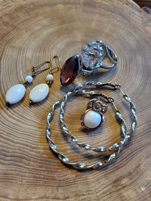 Антикваріат, біжутерія, перстні, сережки, брошка