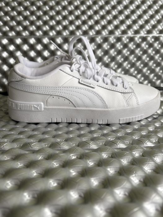 Жіночі кросівки Puma оригінал, нові, білі, 38.5