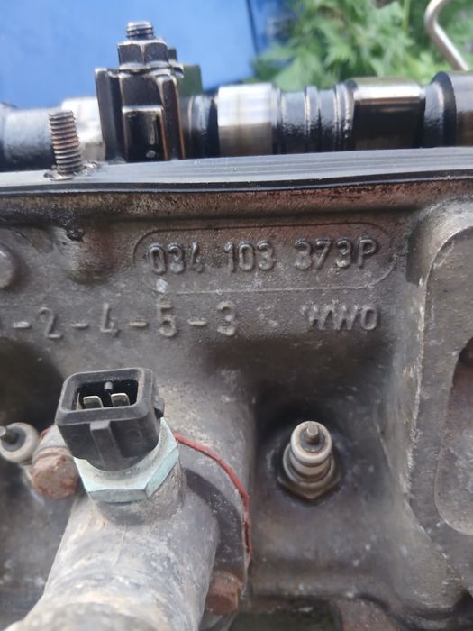 Головка ауді 100,2.0 бензин,