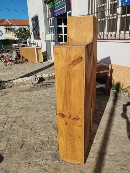 Armário rústico em madeira