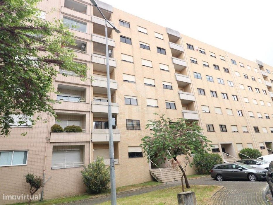 Venda Apartamento T2, em Lamaçães, Braga