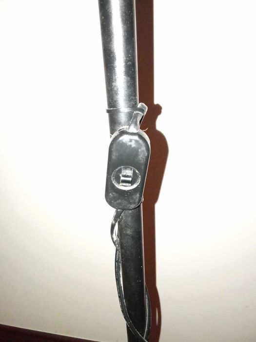 2 candeeiros de pé para lâmpadas incandescentes