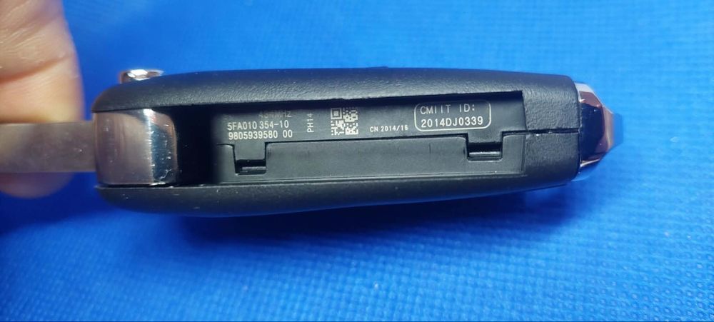 Chave Completa Peugeot e Citroën Chave com chip placa electrónica lâmina pilha