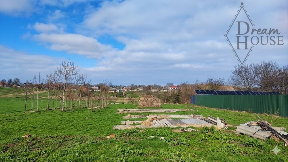 Продаж земельної ділянки з фундаментом с.Бортнів