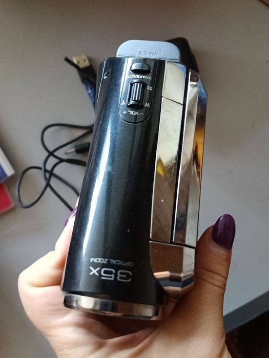 Відеокамера JVC Everio Dual Memory