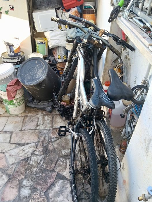 Bicicletas montanha downhill
