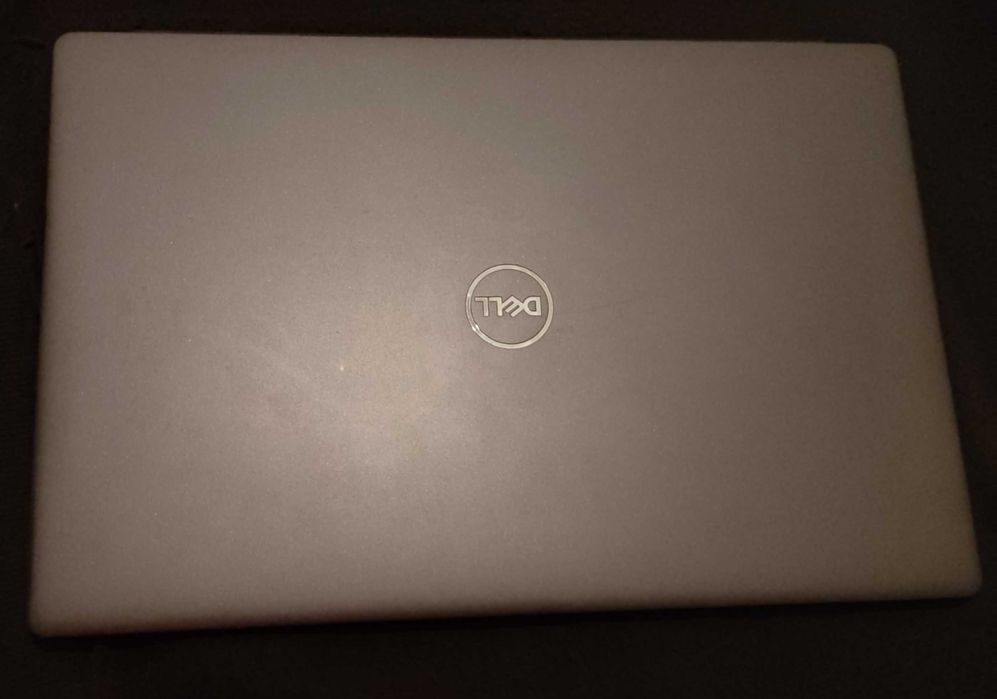 Продаю Dell Inspirio 7590