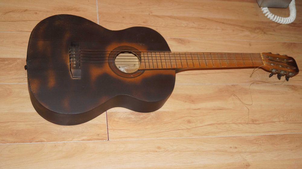 Gitara drewniana PRL sprawna
