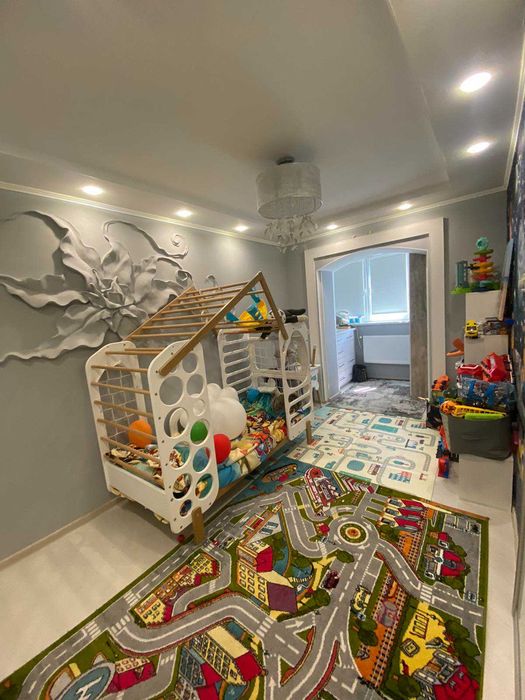 Двокімнатна квартира з автономним опаленням та сучасним ремонтом