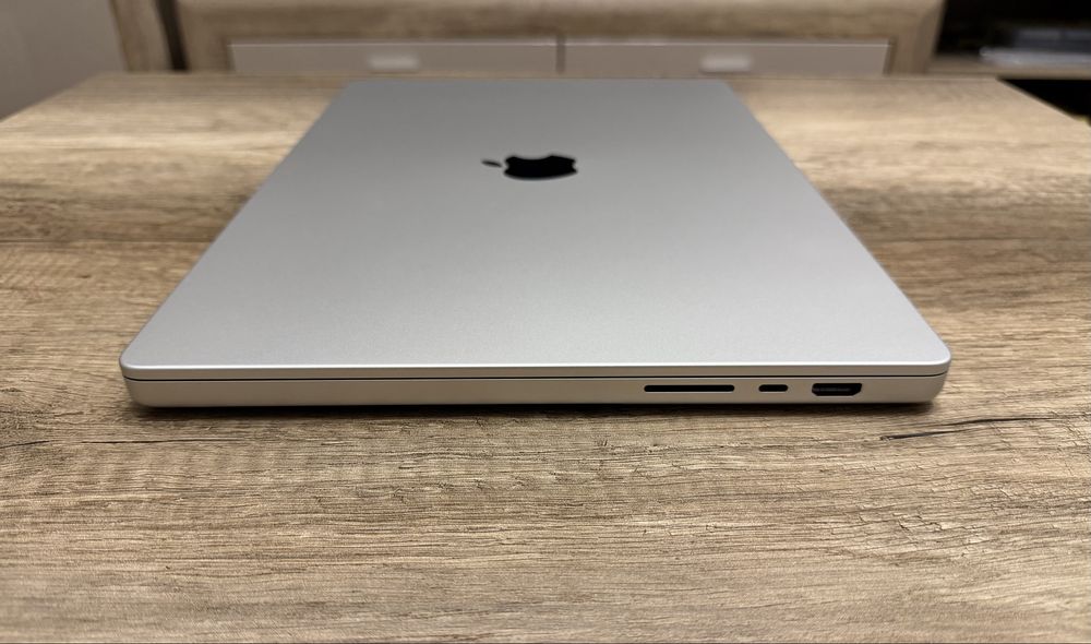 Макбук Apple MacBook Pro 16 2026 M4 Max 36/1T Silver, ИДЕАЛ, Гарантия!