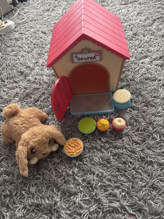 Piesek interaktywny z domkiem