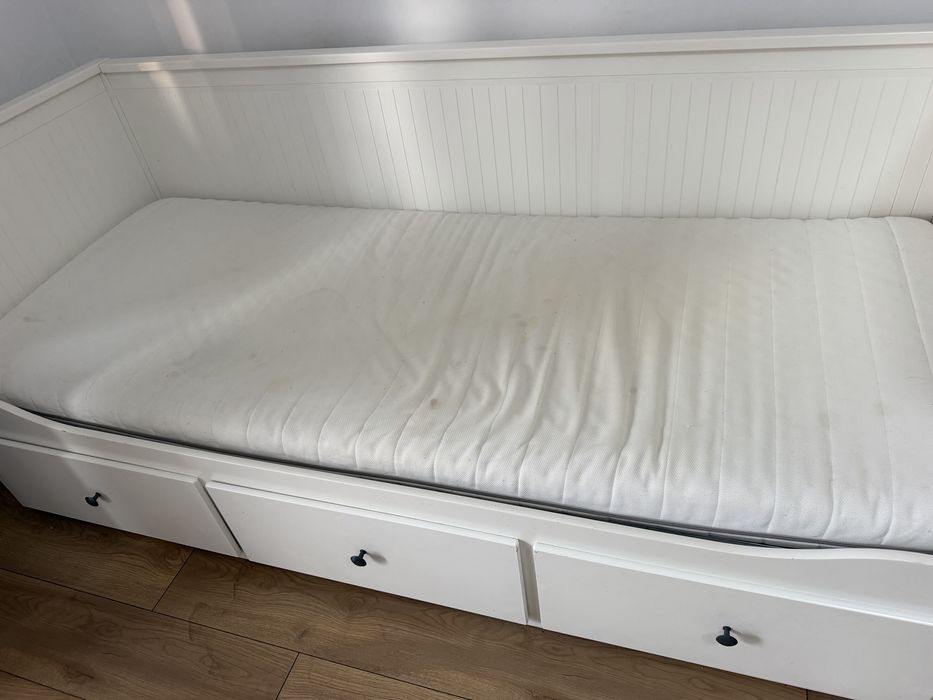 Łóżko IKEA HEMNES z 3 szufladami – białe
