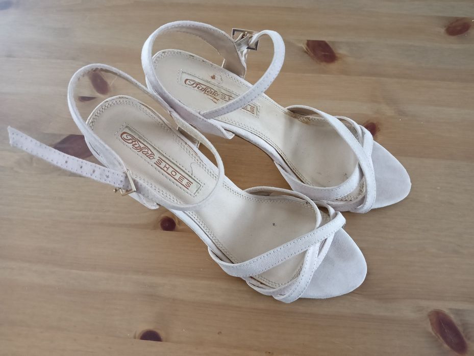 Piękne buty pudrowy róż - stan bardzo dobry!