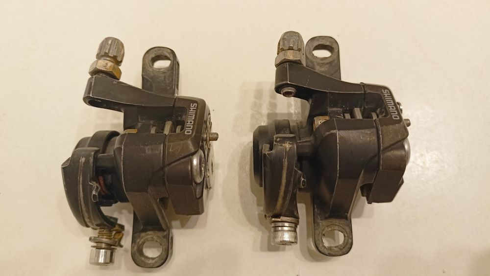 Zaciski hamulca SHIMANO BR-R317 + 4 komplety SHIMANO Resin G03S