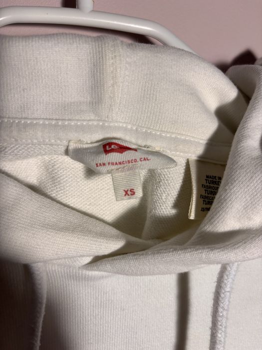 Biała bluza Levis’a