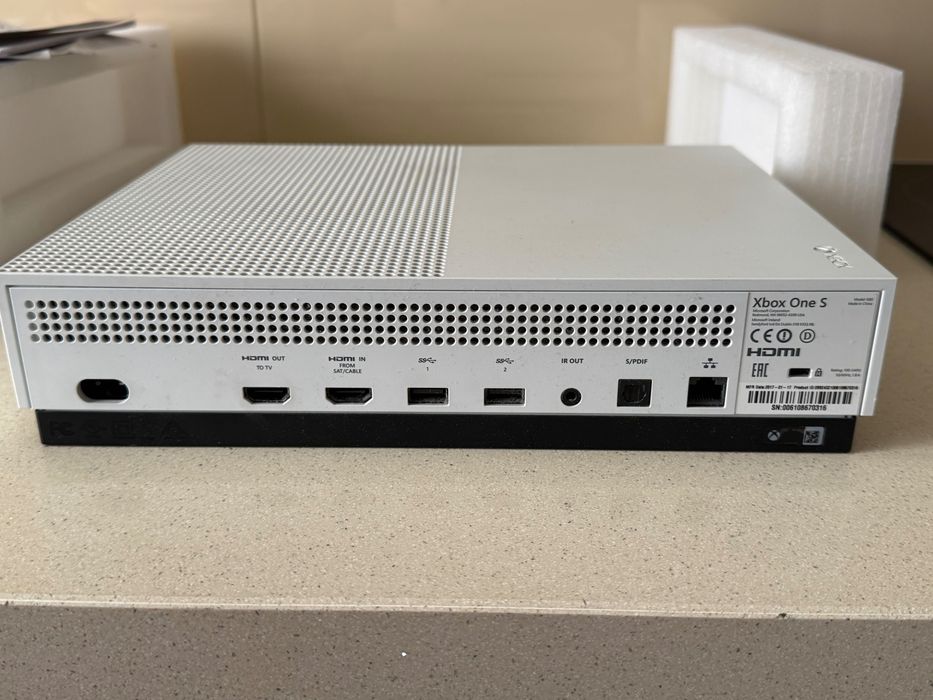 konsola xbox one S 1 TB