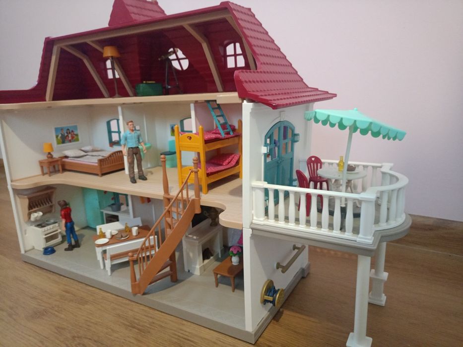 Schleich Dom ze stajnią zestaw