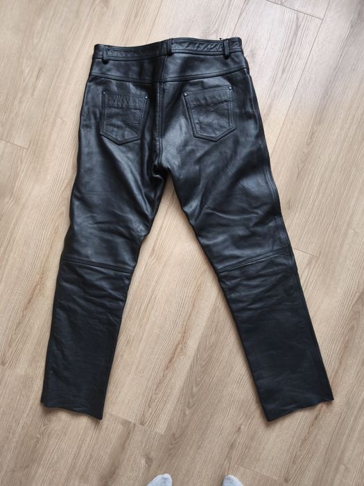 Spodnie skórzane na motocykl
