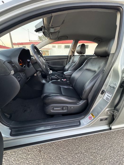 Vendo Toyota Avensis 2.2 D-cat 177cv Nacional 1 dono