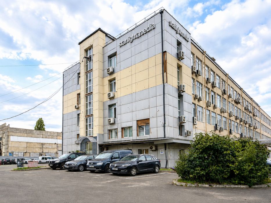 БЕЗ % Оренда офісу 670 м², вул. Василя Макуха 1, 10 хв від метро Шулявська, є парковка, закрита територія, бомбосховище. Поруч Цедіка, Дегтярівська
